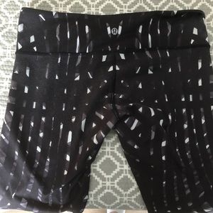 Lululemon Pants Full Length in Black and White